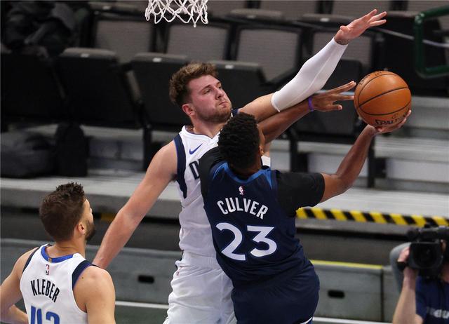 吉鲁高大的 吉鲁高大的